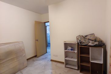 De Tropicana Condominium