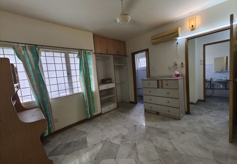 De Tropicana Condominium