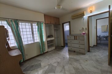 De Tropicana Condominium