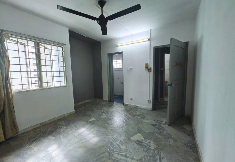 De Tropicana Condominium