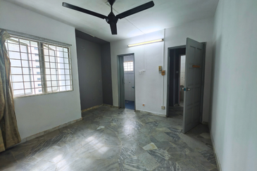 De Tropicana Condominium