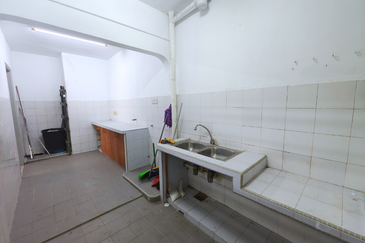 De Tropicana Condominium