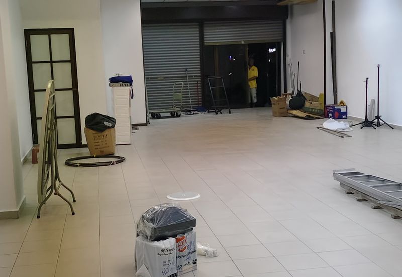 Commercial Shop Retail G floor 1st floor prime location