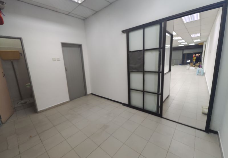 Commercial Shop Retail G floor 1st floor prime location