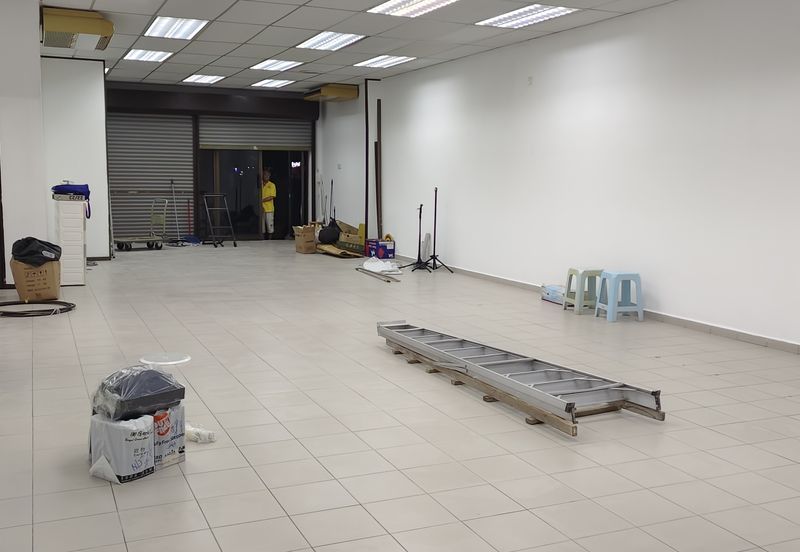 Commercial Shop Retail G floor 1st floor prime location