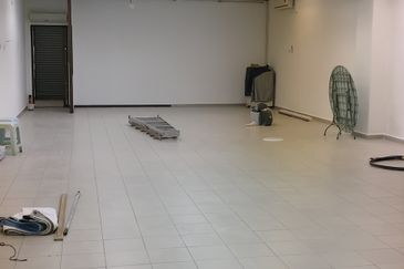 Commercial Shop Retail G floor 1st floor prime location