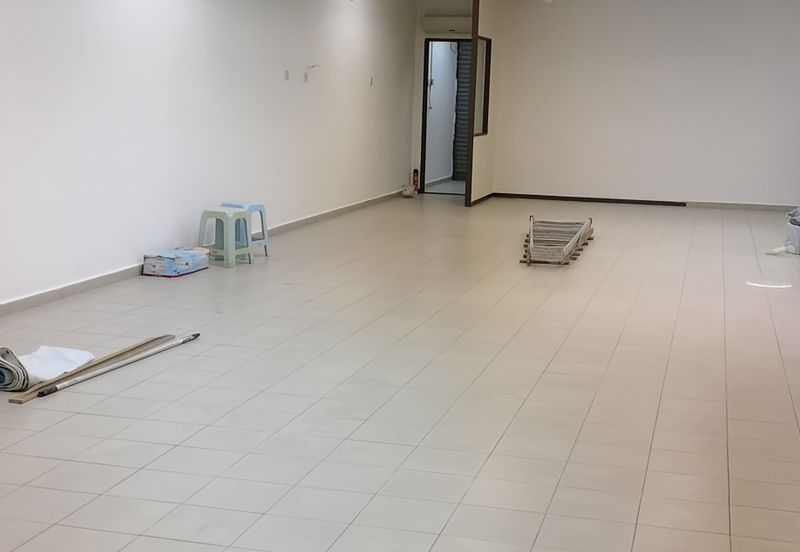 Commercial Shop Retail G floor 1st floor prime location