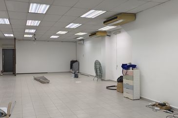 Commercial Shop Retail G floor 1st floor prime location