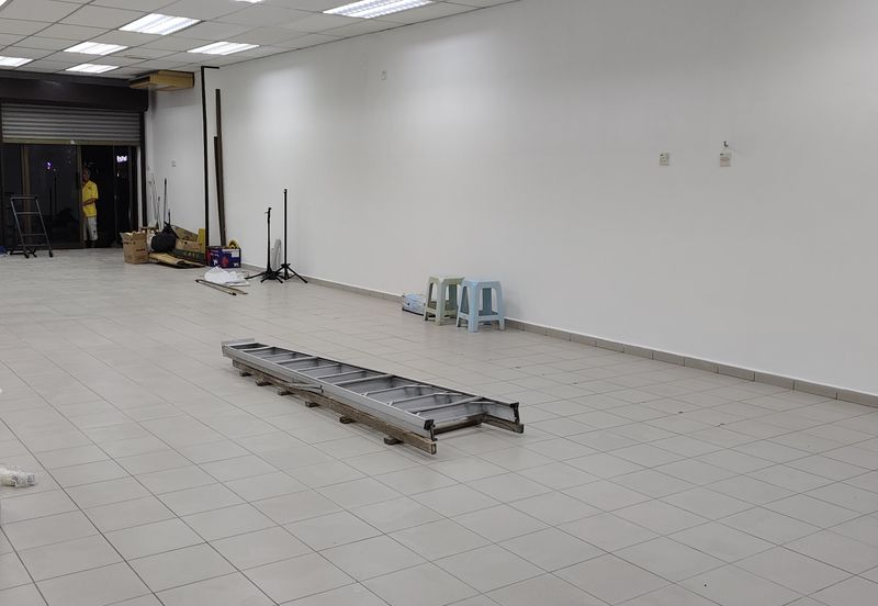 Commercial Shop Retail G floor 1st floor prime location