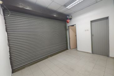 Commercial Shop Retail G floor 1st floor prime location