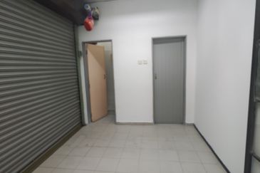 Commercial Shop Retail G floor 1st floor prime location
