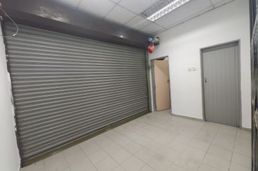 Commercial Shop Retail G floor 1st floor prime location