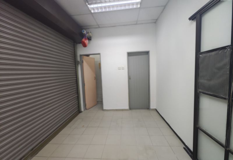 Commercial Shop Retail G floor 1st floor prime location