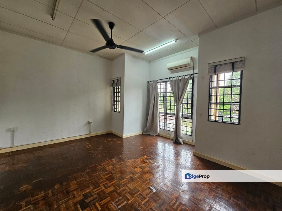 Putra Heights Double Storey Terrace 22x75 Facing Open With Kitchen Cabinet And Aircond, Selangor, Subang Jaya