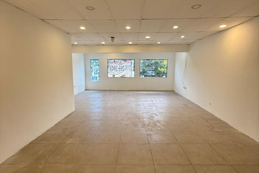 Bukit Sentosa Rawang 1st Floor Office Facing Main Road