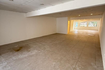 Bukit Sentosa Rawang 1st Floor Office Facing Main Road