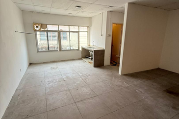 Bukit Sentosa Rawang 1st Floor Office Facing Main Road