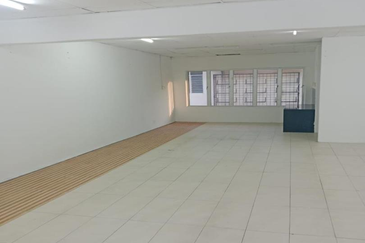 Bukit Sentosa Rawang Shoplot Facing Main Road High Visibility