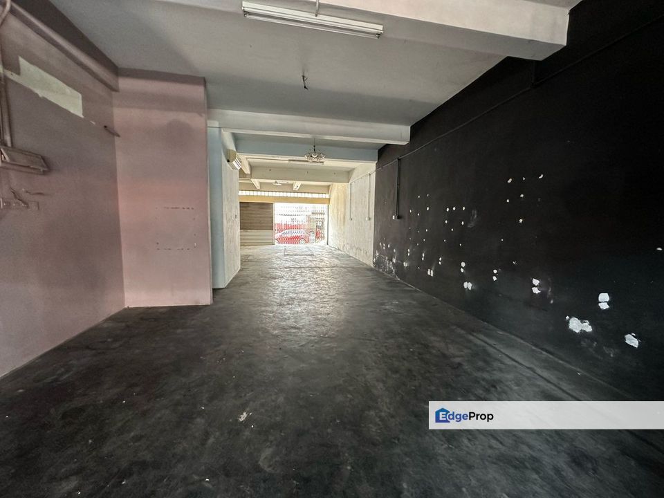 Jalan Temenggong 9 @ Skudai Ungku Tun Aminah Shop Lot Ground Floor, Johor, Johor Bahru