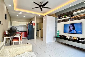 Seri Austin Luxury Apartment