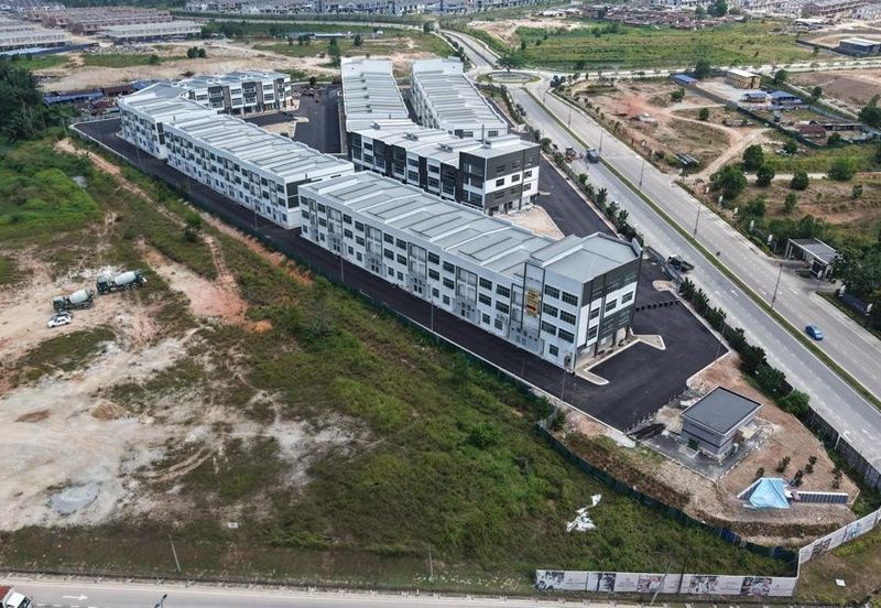 Summit Commercial Hub