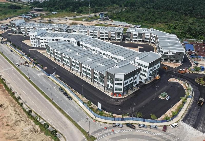 Summit Commercial Hub