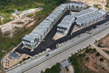 Summit Commercial Hub