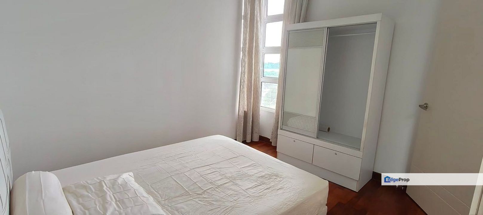 Full Loan Horizon Residence Below Market Free Full Furnish Bukit Indah, Johor, Bukit Indah