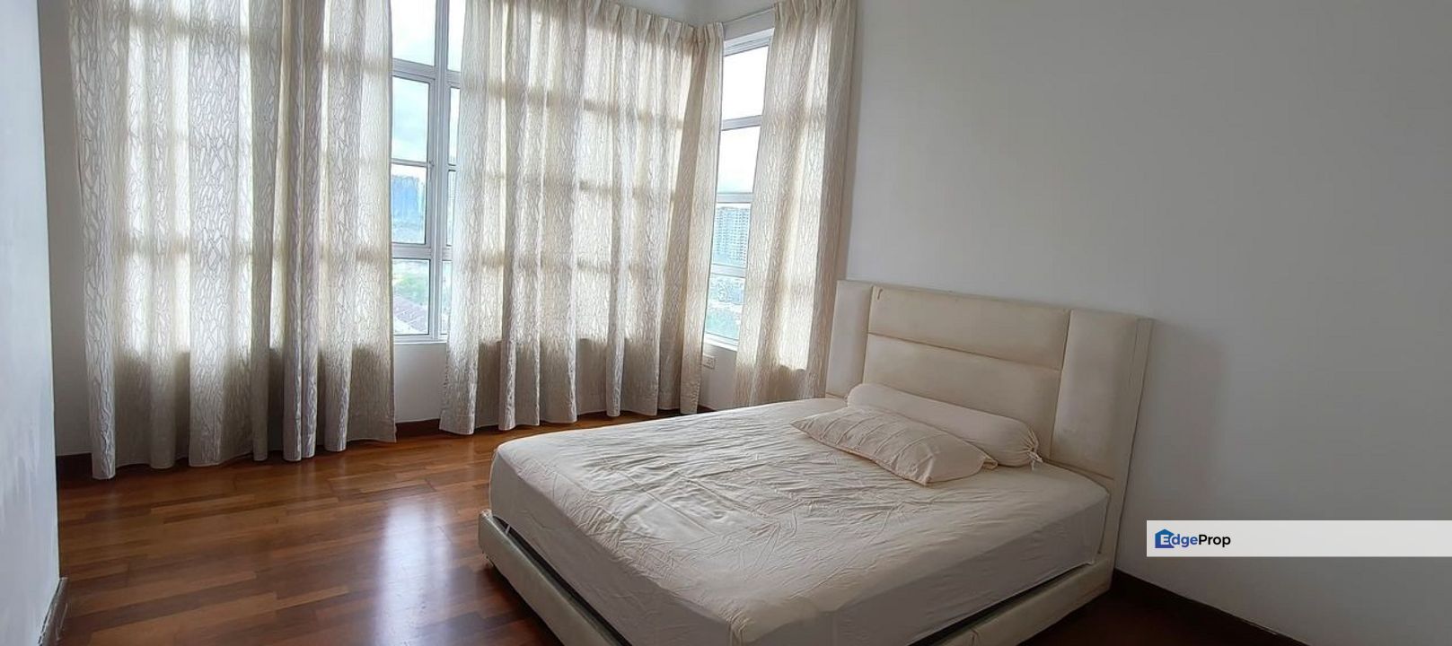 Full Loan Horizon Residence Below Market Free Full Furnish Bukit Indah, Johor, Bukit Indah