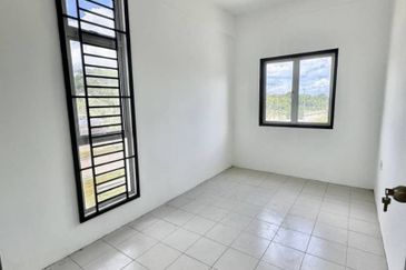 Persiaran Scientex 1