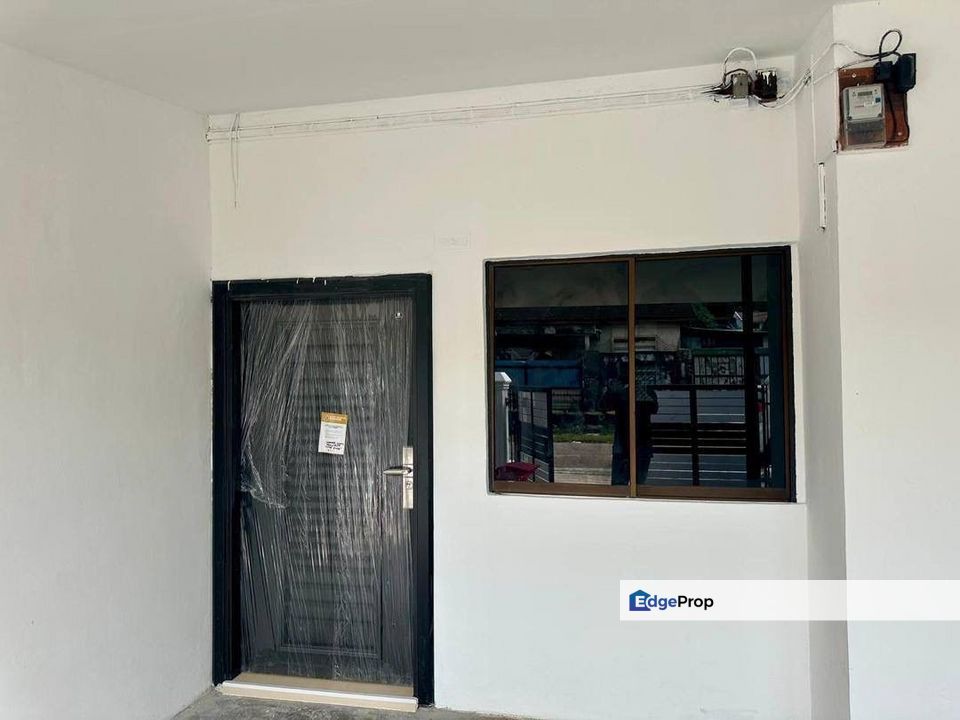 Full Loan Ulu Tiram Taman Mutiara New Renovated Single Storey House, Johor, Ulu Tiram