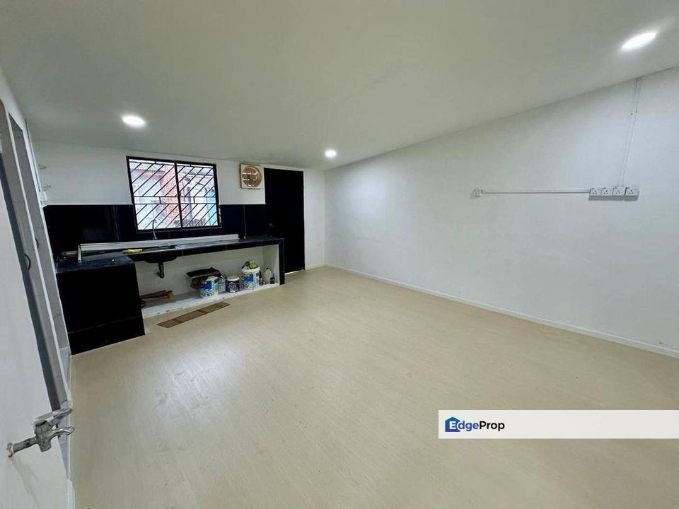 Full Loan Ulu Tiram Taman Mutiara New Renovated Single Storey House, Johor, Ulu Tiram