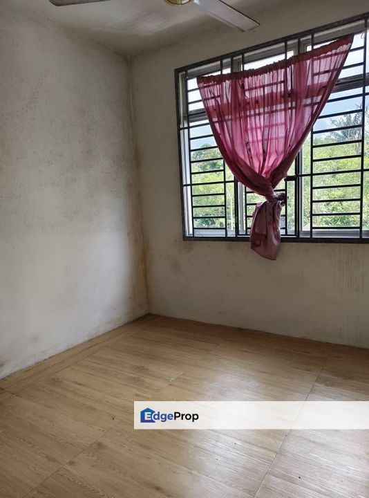  Flat Bukit Indah Low Floor Good Condition Near Bus Stop To Tuas, Johor, 