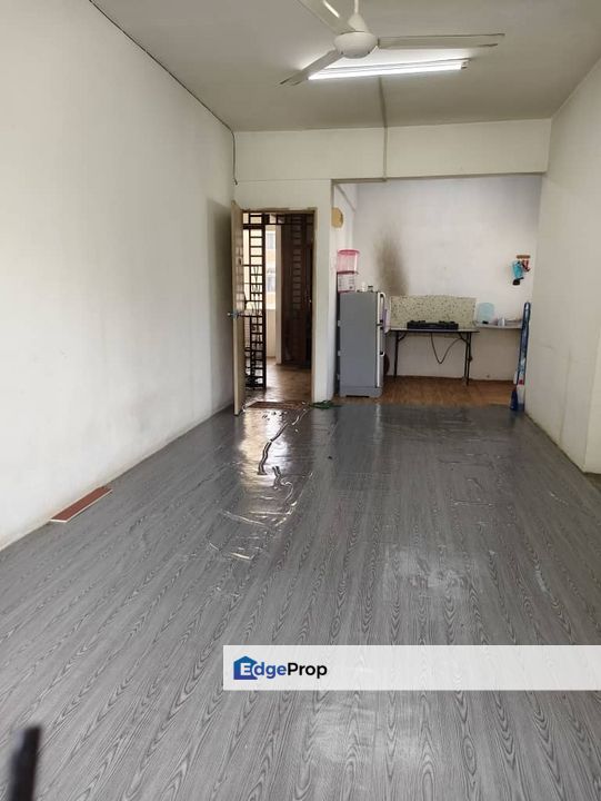  Flat Bukit Indah Low Floor Good Condition Near Bus Stop To Tuas, Johor, 