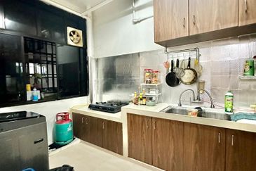 Taman Pulai Utama Flat