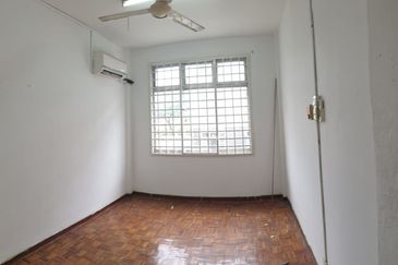 Ria 1 Apartment, Taman Megah Ria