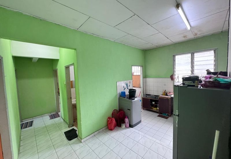 Sri Putra Apartments