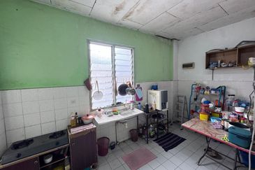 Sri Putra Apartments