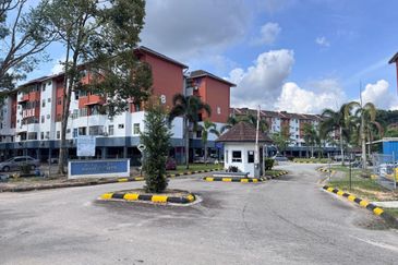 Sri Putra Apartments