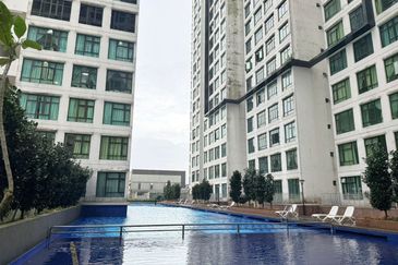 D'Summit Residences @ Kempas Utama