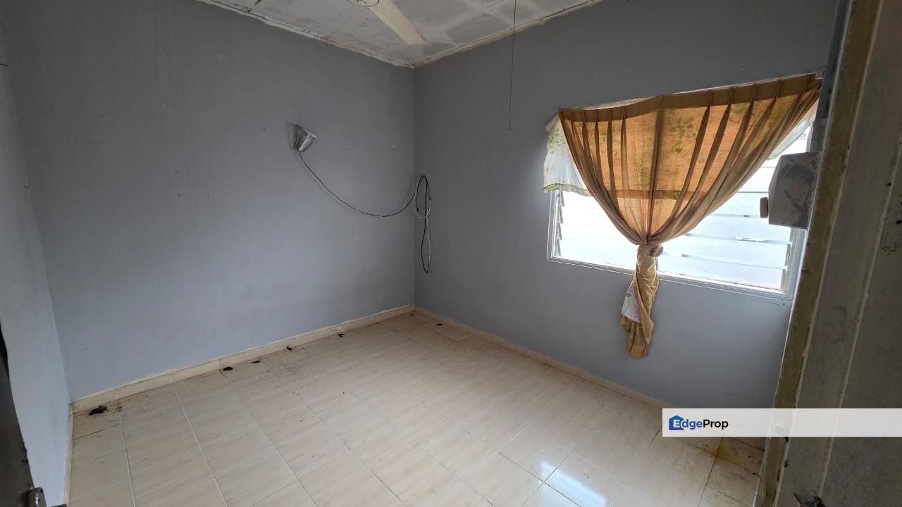 Full Loan Skudai @ Selesa Jaya Flat Below Market Good Condition 2 Bed, Johor, Skudai