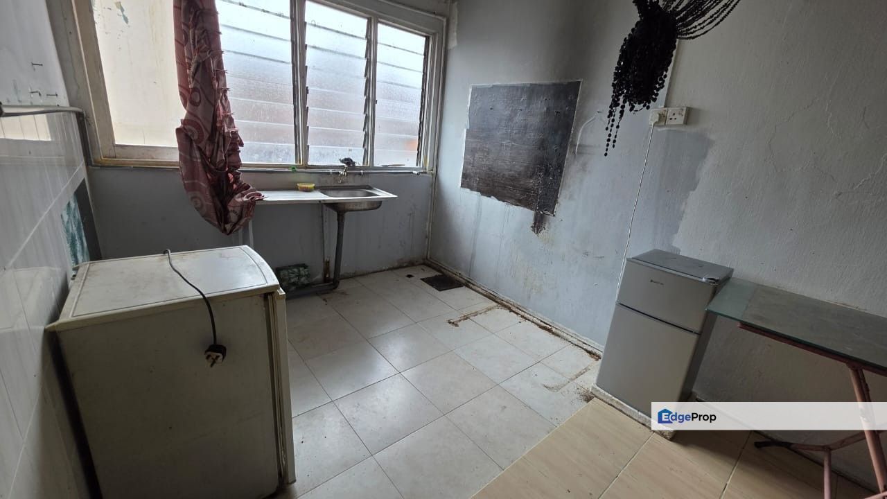 Full Loan Skudai @ Selesa Jaya Flat Below Market Good Condition 2 Bed, Johor, Skudai