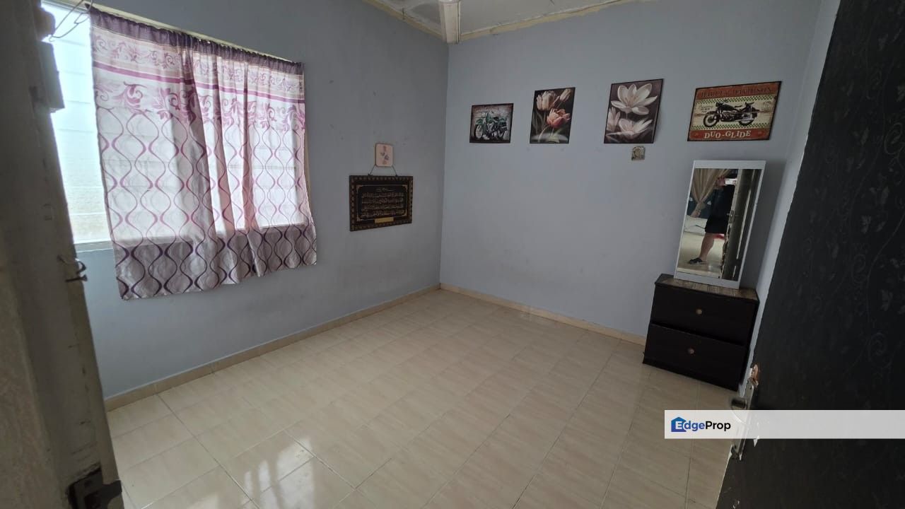 Full Loan Skudai @ Selesa Jaya Flat Below Market Good Condition 2 Bed, Johor, Skudai