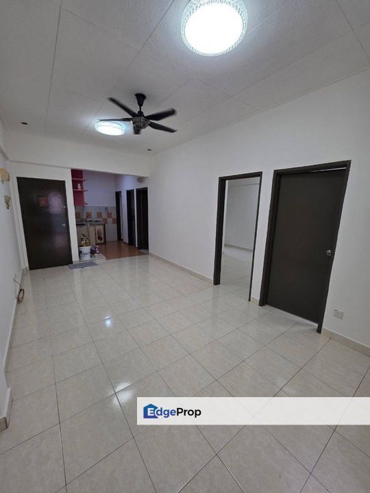 Nusa Bestari Shop Apartment Well Maintain Waking To Kfc Bukit Indah, Johor, Johor Bahru