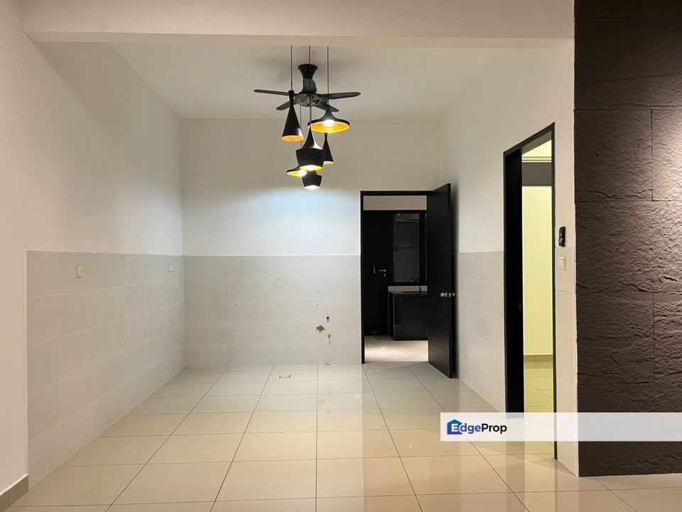 Horizon Hills The Green Full Renovated Superlinks Double Storey House, Johor, 