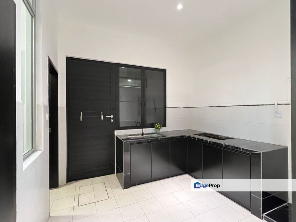 Horizon Hills The Green Full Renovated Superlinks Double Storey House, Johor, 