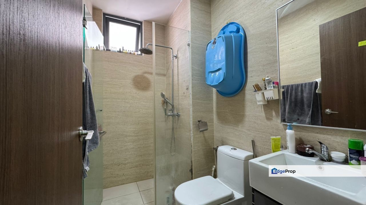 Full Loan Bayu Puteri @ Crescent Bay Suites Renovated 2 Bed 2 Parking, Johor, Johor Bahru