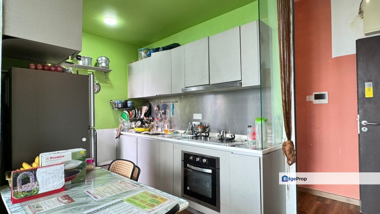 Full Loan Bayu Puteri @ Crescent Bay Suites Renovated 2 Bed 2 Parking, Johor, Johor Bahru