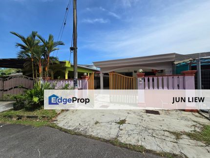 Single storey low cost end lot with Extra land !, Johor, Kulai