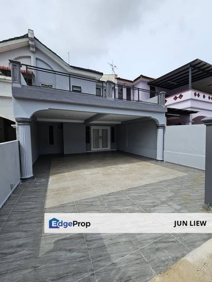 Big balcony,Double storey for sell!!, Johor, Ulu Tiram